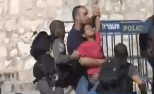 الاحتلال الصهيوني ومستوطنوه يستبيحون القدس المحتلة
