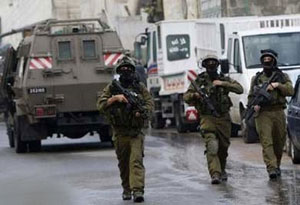 العدو الصهيوني يقتحم نابلس فجراً