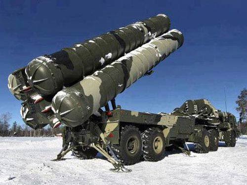 &rsquo;يديعوت أحرونوت&rsquo;: تل أبيب تتابع بقلق مسعى روسيا لبيع صواريخ أس 300 إلى سوريا