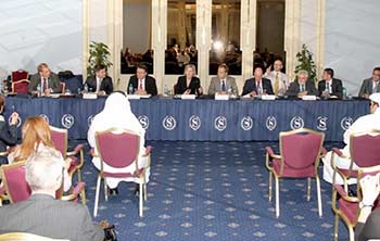 وفد البرلمان الأوروبي يطالب البحرين بالإفراج عن المعتقلين