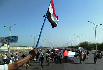 جدار عازل بين اليمن والسعودية الشقيقتين !