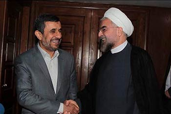 لقاء رئاسي بين أحمدي نجاد وروحاني