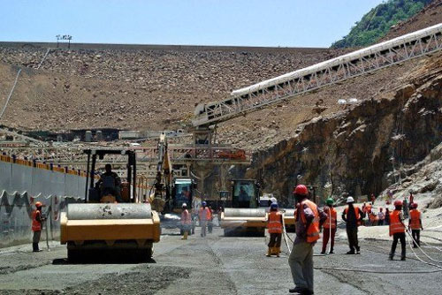 مصر وإثيوبيا تتفقان على حل مشكلة سد النهضة سياسياً