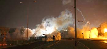 اعتقال 24 مواطناً ومداهمة 23 منزلاً و51 مظاهرة متنقلة في البحرين خلال ثلاثة أيام 