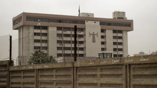 مصر: السجن للعشرات في قضية التمويل الأجنبي من بينهم 6 أجانب