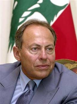 لحود أمام زواره: انتصار الجيش السوري في القصير جنّب انتقال الارهاب الى لبنان