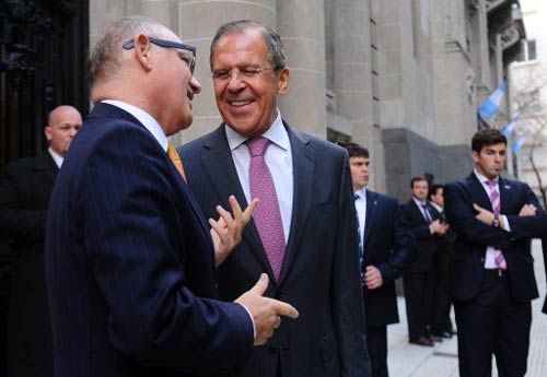 وزيرا خارجية روسيا والأرجنتين يعارضان عسكرة النزاع في سورية