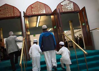 حريق في مسجد في بريطانيا