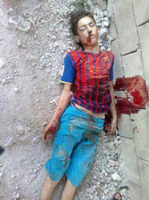 &rsquo;عدالة&rsquo; الثورة تعدم مراهقاً بلا محاكمة وأمام والديه!