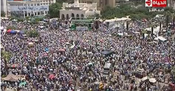 ميادين مصر تنتزع شرعية مرسي