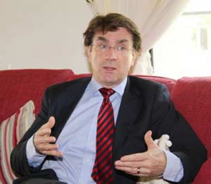 السفير البريطاني في المنامة: لندن وواشنطن متفقتان على دعم إصلاحات حقيقية في البحرين