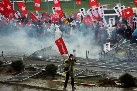 أردوغان يجدد وصفه المحتجين بـ&rsquo;الغوغائيين&rsquo;