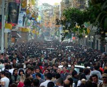 الاتراك في ميدان تقسيم أردوغان يتوعد المتظاهرين باخلائهم من الميدان