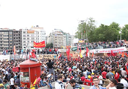 متظاهرو تركيا: لا تراجع