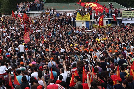 متظاهرو تركيا: لا تراجع