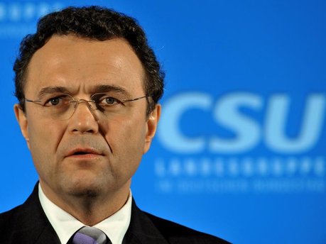 ميركل تدعو لاتفاق عالمي لحماية المعلومات الالكترونية