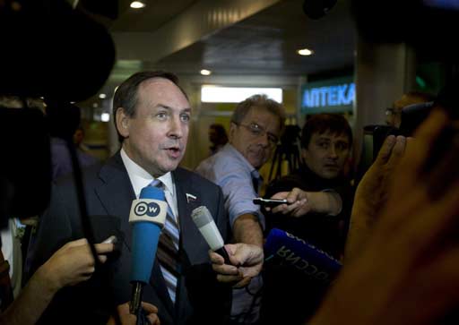 سنودن يطلب اللجوء السياسي إلى روسيا