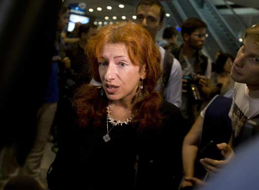 سنودن يطلب اللجوء السياسي إلى روسيا