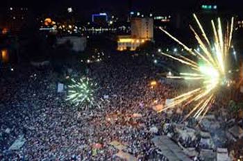 المتظاهرون في ميدان التحرير ..انتخبوا مرسي سابقاً مصر بين السيّىء والأسوأ والأكثر سوءاً