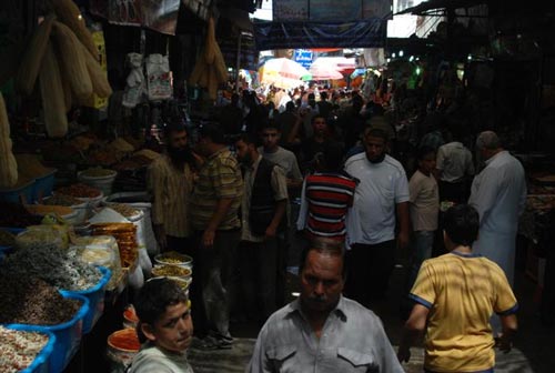 أزمة مصر تحاصر فرحة الغزيين وذكريات الاعتقال يستحضرها المحررون