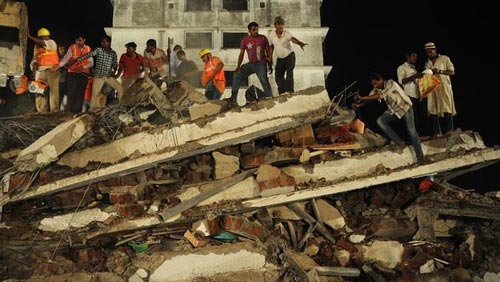 قتلى وجرحى بانهيار مبنى في الهند