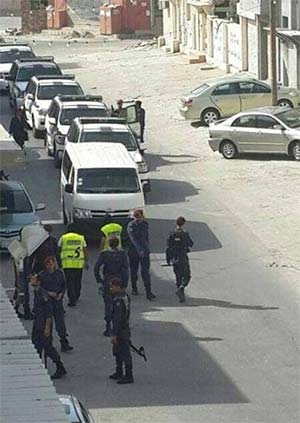 تواصل أعمال الدهم وانتهاك حرمة منازل البحرينيين 