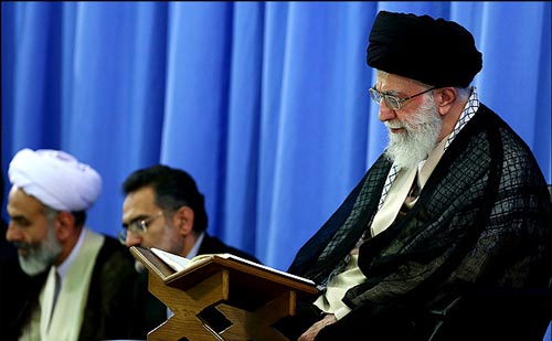 الإمام الخامنئي يؤكد ضرورة سيادة الثقافة القرآنية على المجتمع
