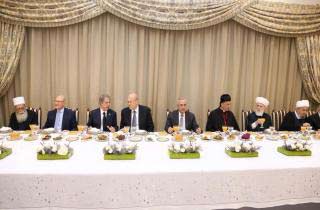 سليمان في افطار بعبدا: للالتزام باعلان بعبدا