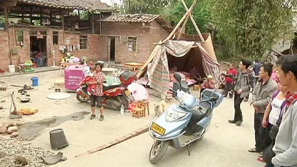 73 قتيلا على الاقل في زلزال في الصين