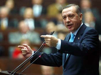 
أردوغان: أي تدخل عسكري يجب أن يهدف لإسقاط الأسد