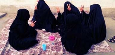 مواطنون يفترشون الطرقات تعبيراً عن حقهم بـ&rsquo;تقرير المصير&rsquo; 