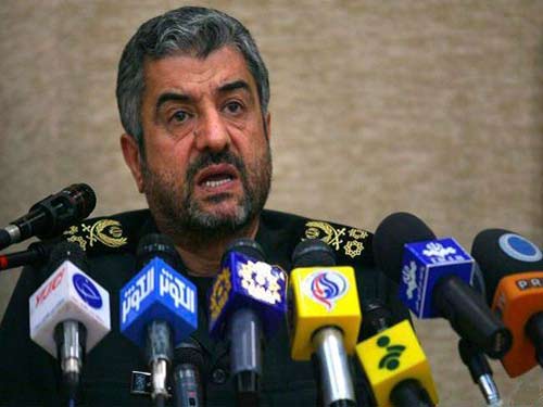 قادة عسكريين ايرانيين يحذرون من العدوان على سوريا