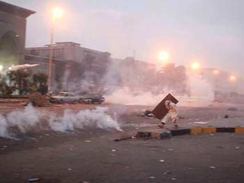 مقتل 5 أشخاص وإصابة العشرات في اشتباكات بين الامن وأنصار مرسي