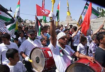 فرحةٌ فلسطينيةٌ منقوصةٌ بالإفراج عن أسرى قدامى 