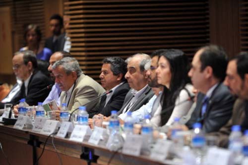 إنقسامات بالجملة.. المعارضة السياسية على خطى المعارضة المسلحة في سوريا