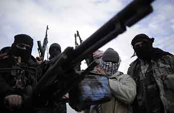 رهينة سابق لدى &rsquo;الجيش الحر&rsquo;: المجموعات المسلّحة نفذّت الهجوم الكيميائي