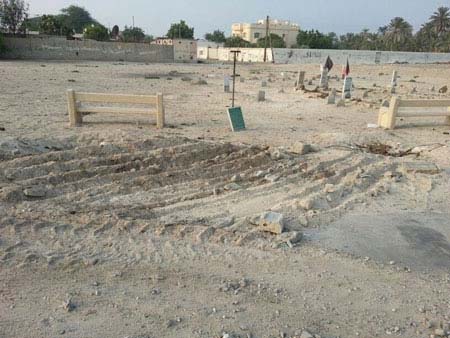  
العبث بحرمة مقبرة في البحرين