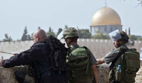 فلسطين.. 13 عاماً على انتفاضة الأقصى