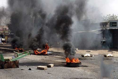 الشرطة السودانية تفرق تظاهرات في العاصمة وعدة مدن