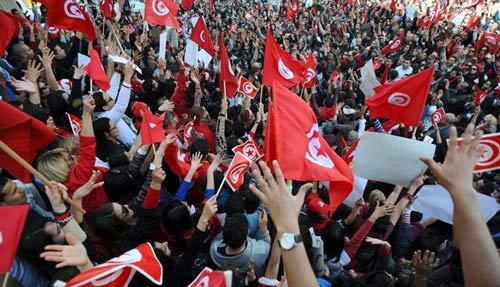 تونس... المعارضة تهدّد والسلطة ترضخ 