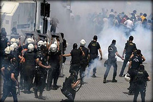 الشرطة التركية تفرق تظاهرة لطلاب قرب حرم جامعي في انقرة