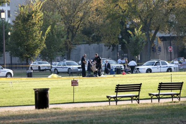 أمريكي يشعل نفسه أمام الكونغرس