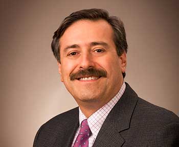 كاتب أمريكي: السعودية وقطر تلعبان بنار السلفية الجهادية في سوريا