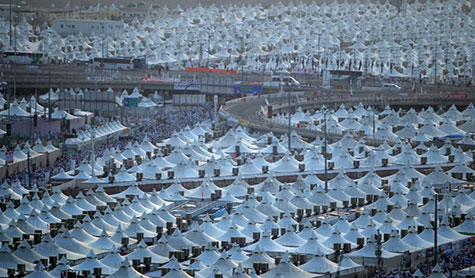 مسلمو العالم يحتفلون بالأضحى والحجاج يؤدون فرائضهم 