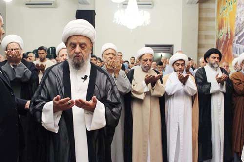 الشيخ قبلان يؤم صلاة العيد في مقر المجلس الشيعي