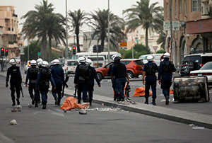 مسؤول سابق في المخابرات الأمريكية: قمع متواصل في البحرين وسط محاكمات صورية