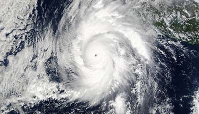 
أعنف إعصار يقترب من الهند