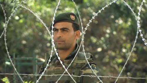 طرد الرئيس التونسي من موكب تشييع عنصري أمن قتلا برصاص &rsquo;ارهابيين&rsquo;

