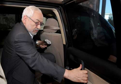 تونس.. الداخلية تنفي اغتيال بلعيد بسلاح أمني