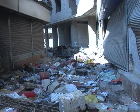 خراب ودمار في شوارع المدينة الجيش العربي السوري يتجه لاستكمال طوق دمشق